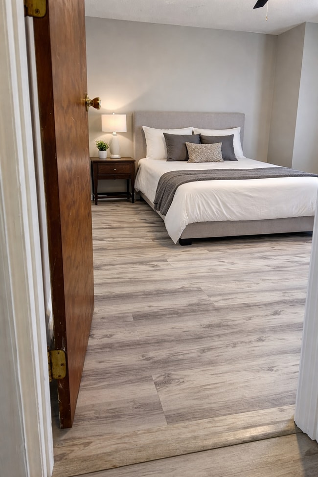 Building Photo - 7272 Shellburne Dr