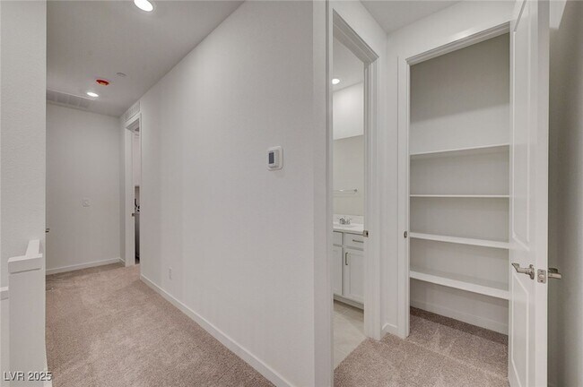 Building Photo - 2537 Monolith St