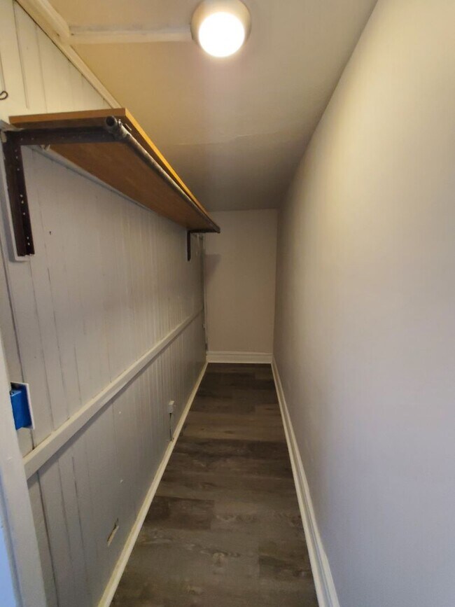 Building Photo - 420 N 4th St