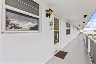 Building Photo - 2929 SE Ocean Blvd