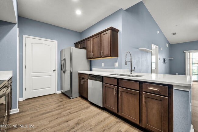 Building Photo - 4932 Key Lime Dr