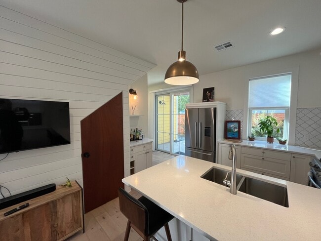 Kitchen - 1211 E 2nd St