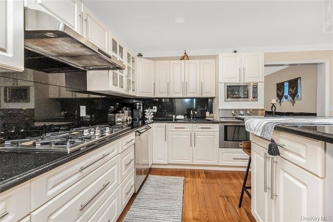 Building Photo - 243 Mary Lou Ave