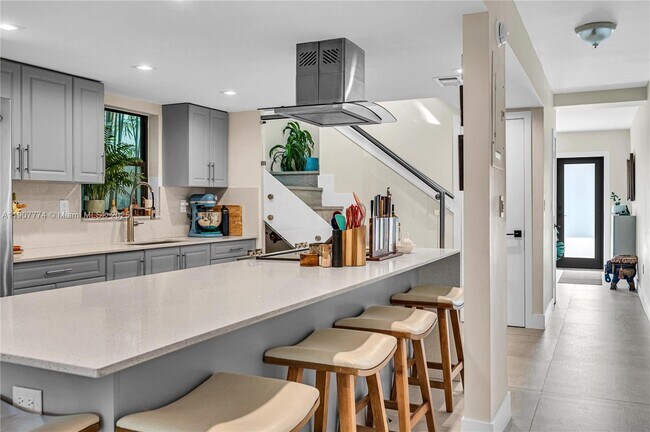 Building Photo - 2965 SW 25th Ter