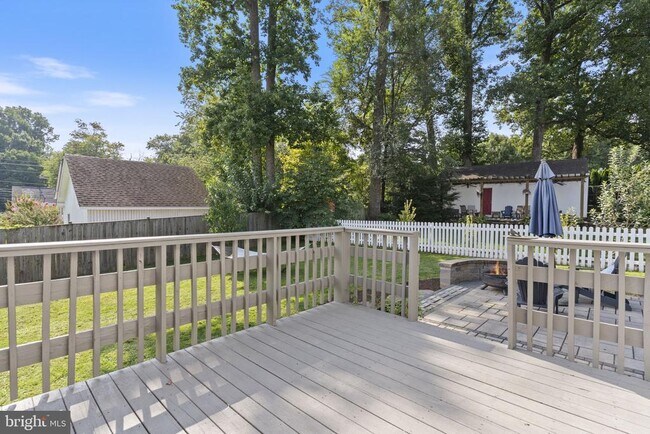 Building Photo - 4023 Poplar St
