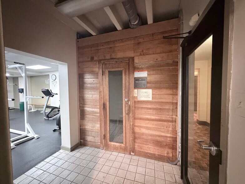 Building Photo - 3100 S Manchester St