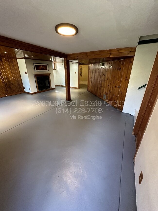 Building Photo - 425 Bismark Ave