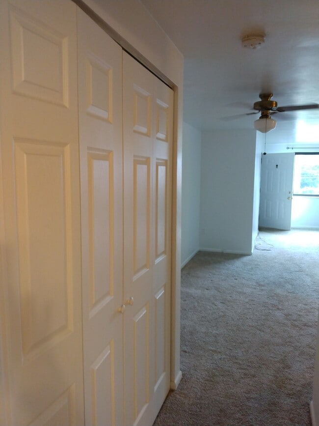 Building Photo - 654 Means Ave