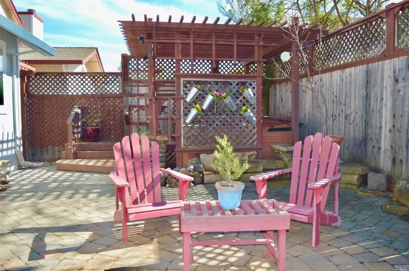 Building Photo - 1895 Commons Ct