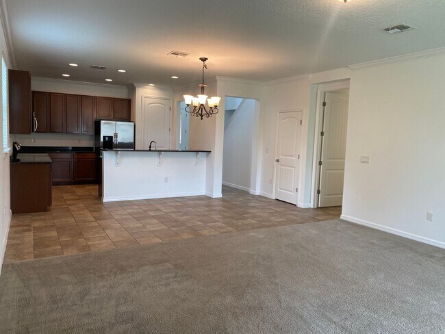 Building Photo - GORGEOUS WINDERMERE TERRACE  MONTH WITH LA...