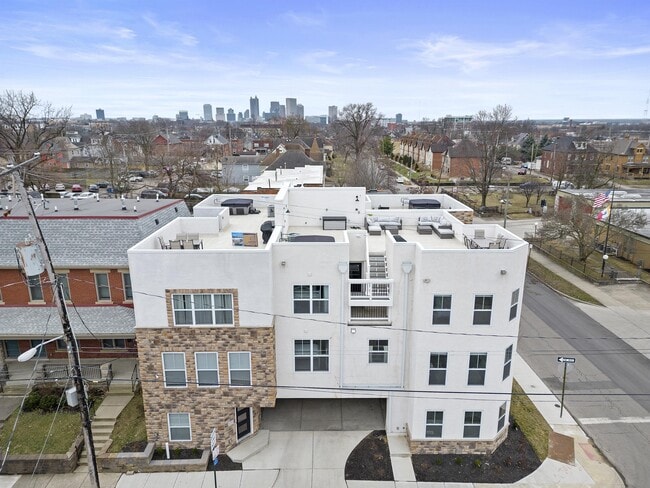 Building Photo - 1436 Indianola Ave