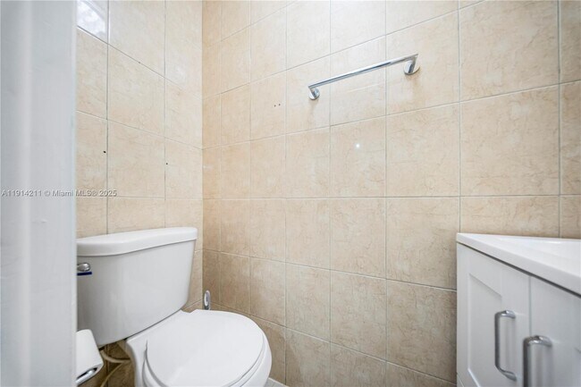 Building Photo - 1780 W 56th Terrace