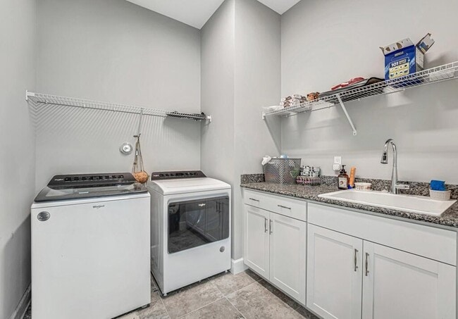 Building Photo - 5482 Macoon Wy