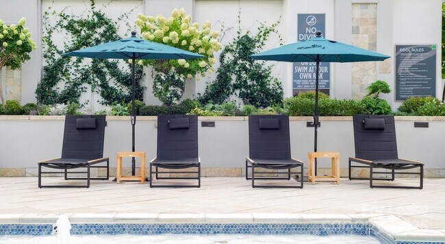 Building Photo - 4300 Sharon Rd