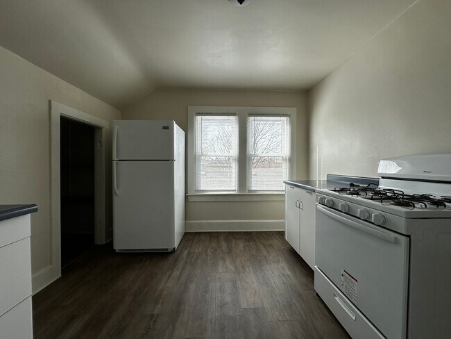 Building Photo - 808 Cherry St