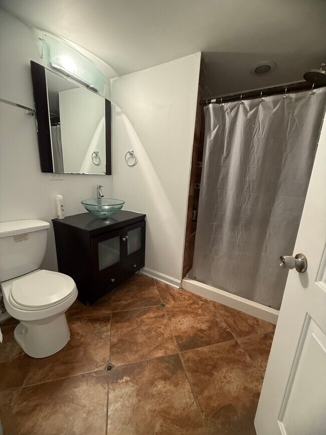 Building Photo - 6436 S Lamon Ave