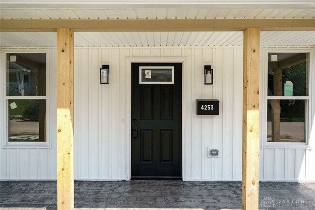 Building Photo - 4253 Pleasant View Ave