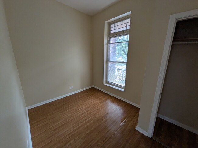 Building Photo - 1106 W Taylor St