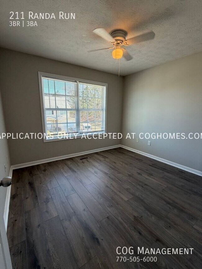 Building Photo - 211 Randa Run