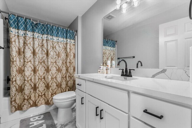 Building Photo - 9805 Newburgh Rd