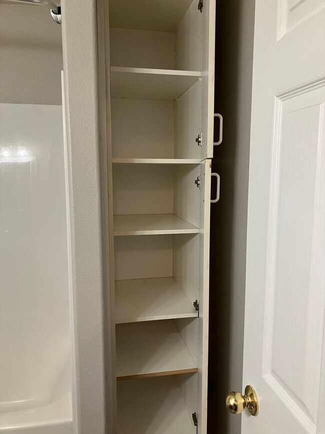 Building Photo - 3924 SE Gladstone St