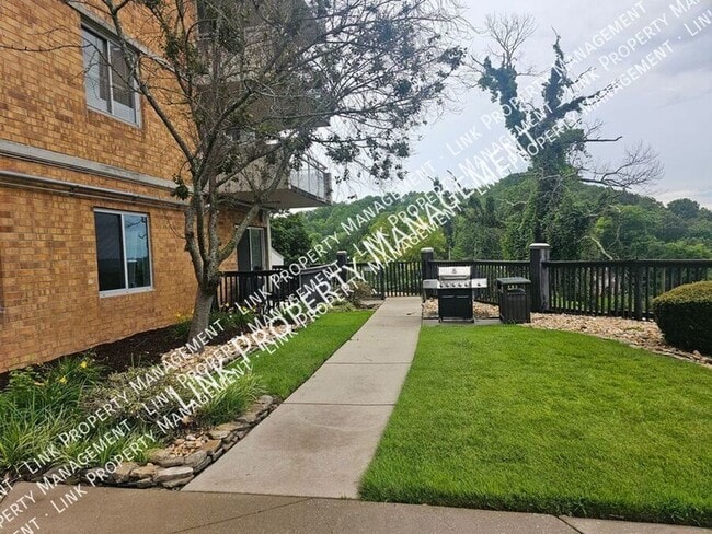 Building Photo - 1131 Stringers Ridge Rd