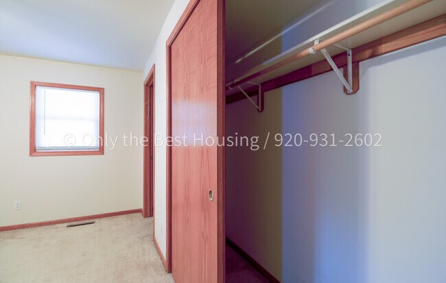 Building Photo - 611 E Burnett St