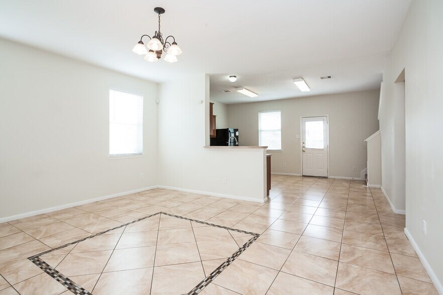 Building Photo - 4838 Montclair Hill Ln