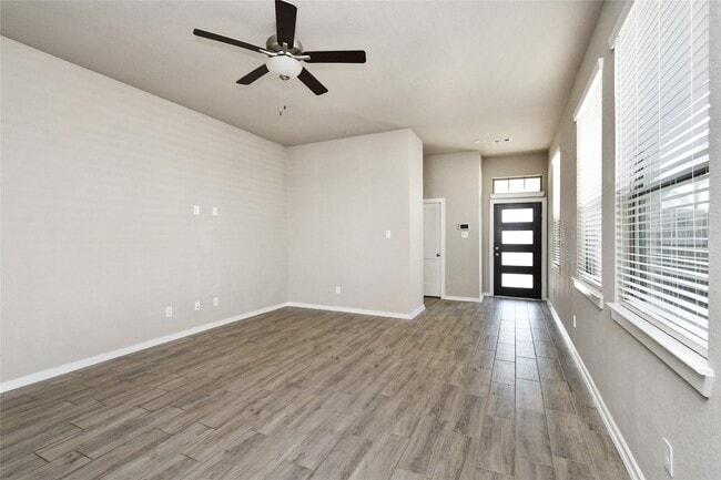 Building Photo - 939 Malibu Shr Ln