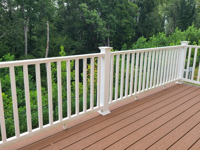 Building Photo - 3-Story Townhouse with Attached Garage in ...
