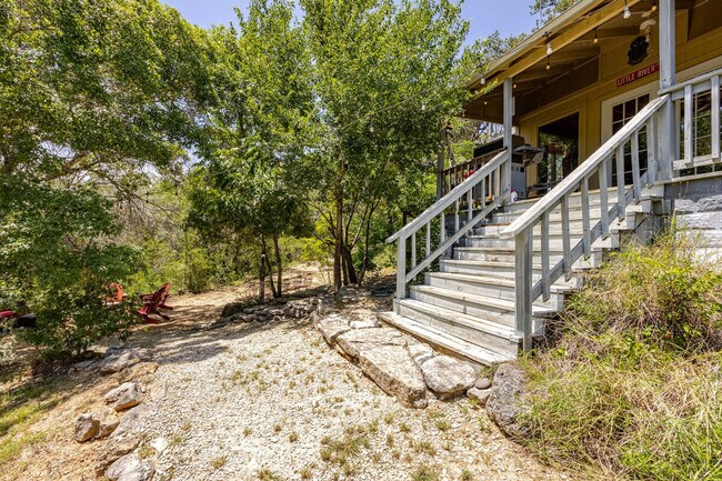 Building Photo - 297 Little River Ln