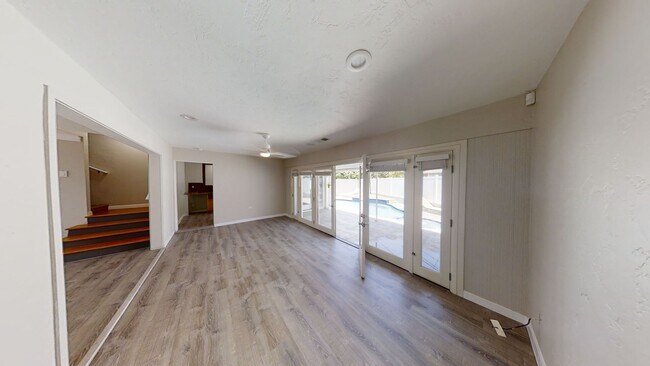 Building Photo - 8BD/4BA on Rockford! POOL & SPA! (Lease ou...