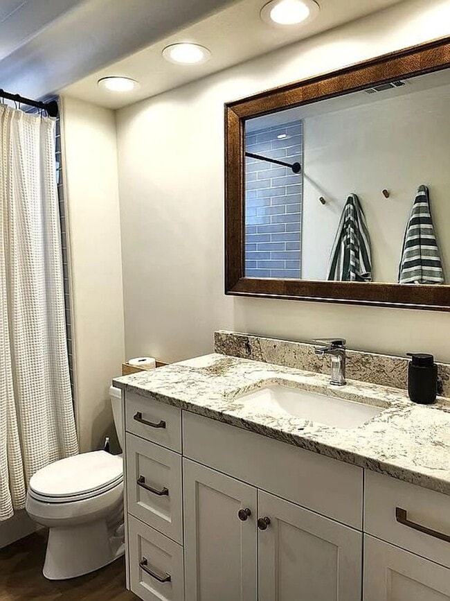 Building Photo - Charming Home Next To Sunbrook Golf Club!