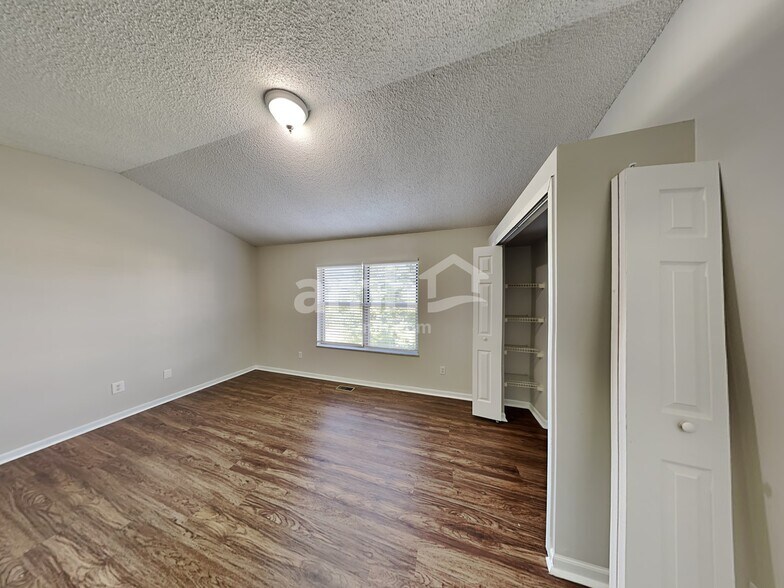 Building Photo - 3309 Stadler Dr