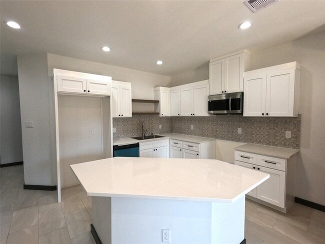 Building Photo - 5334 Rapido Rd