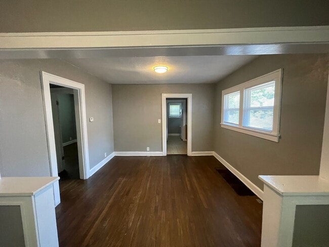 Building Photo - Available Now, 2 Bed 1 Bath Home off 71 HWY