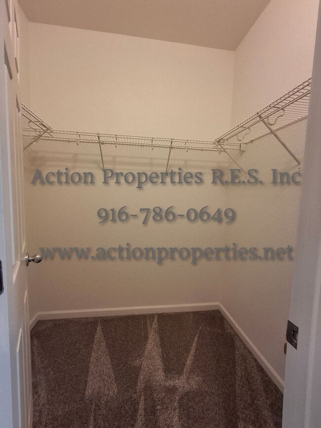 Building Photo - 2308 Las Palomas Loop