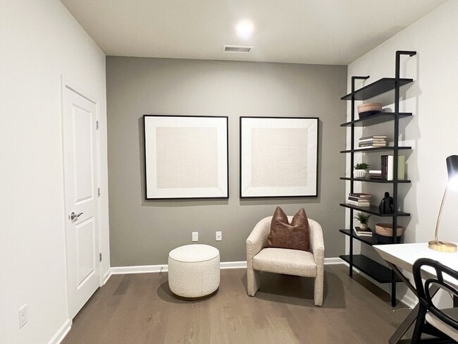 Building Photo - 6 Stratton Dr