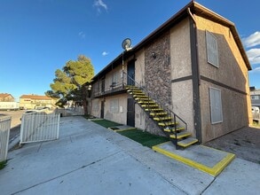 Building Photo - 4765 Thunderbolt Ave