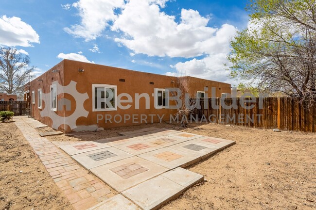 Building Photo - !!!PRICE IMPROVMENT!!! CALL US TODAY AT (5...