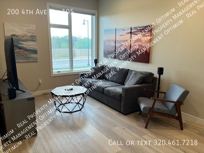 Building Photo - 200 4th Ave N