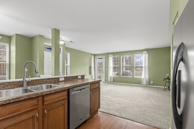 Building Photo - 1607 Millbrook Dr