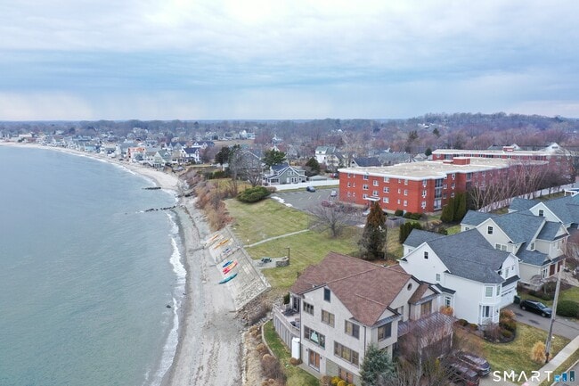 Building Photo - 185 Melba St