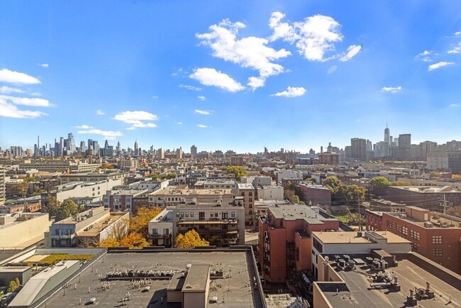 Building Photo - 700 1st St