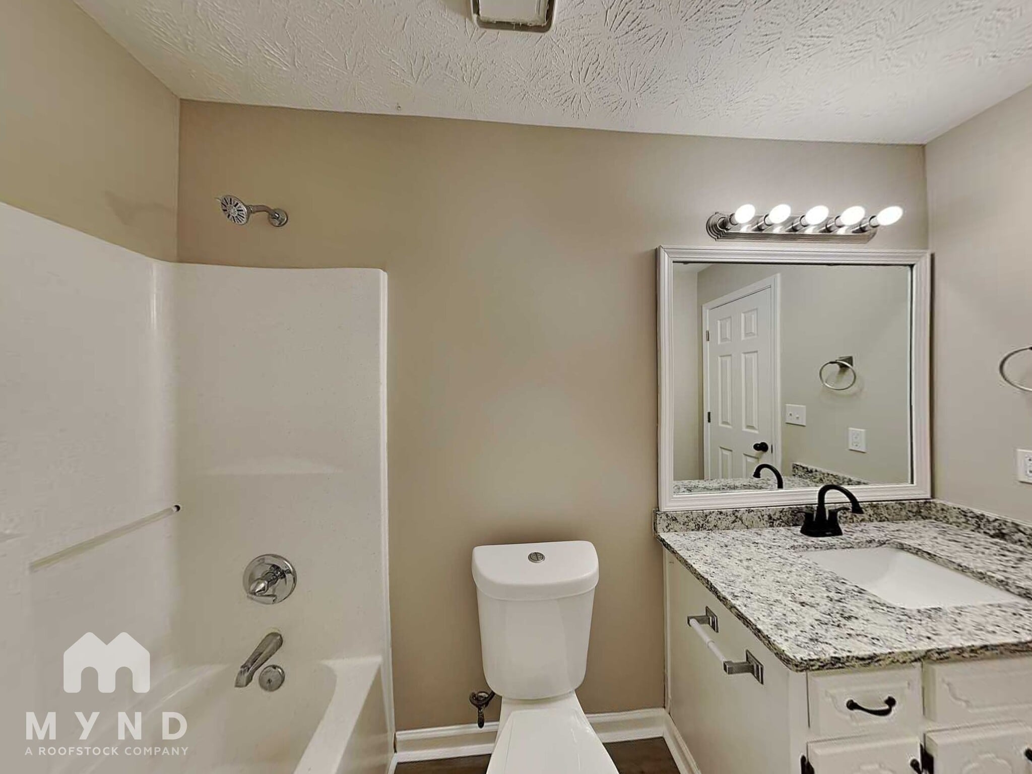 Building Photo - 134 Oak Cir S