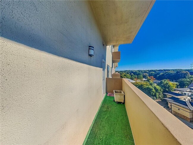 Building Photo - 2161 Peachtree Rd