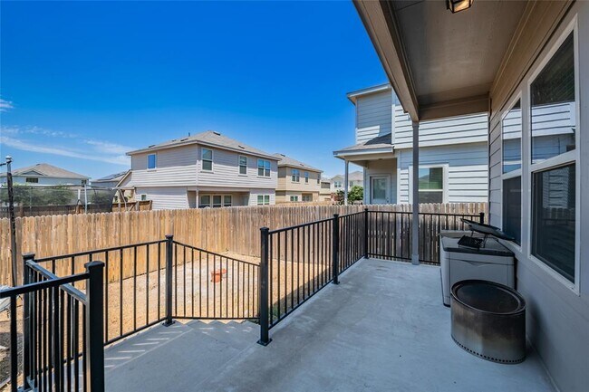 Building Photo - 108 Comet Dr