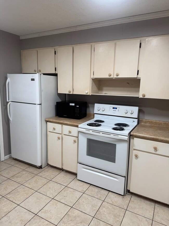 Building Photo - 115 Bay Valley Dr SW