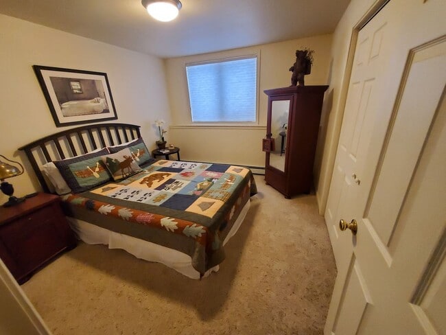 Building Photo - Extended Winter rental-Flexible lease term...