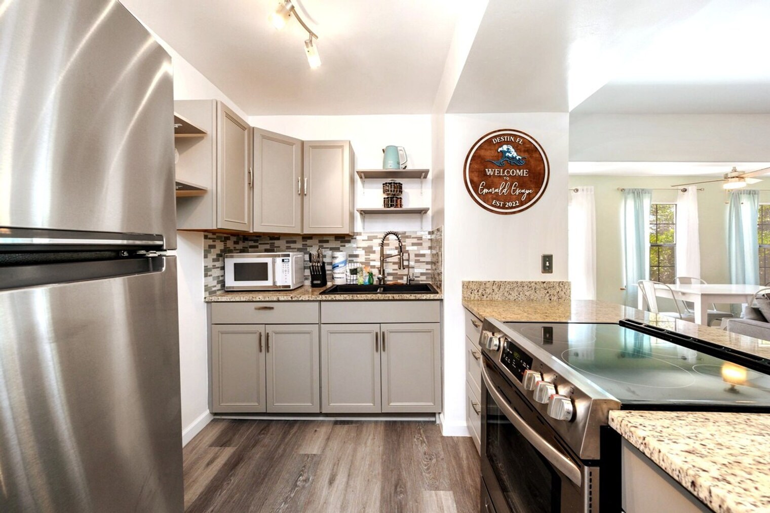 Building Photo - 4000 Gulf Terrace Dr